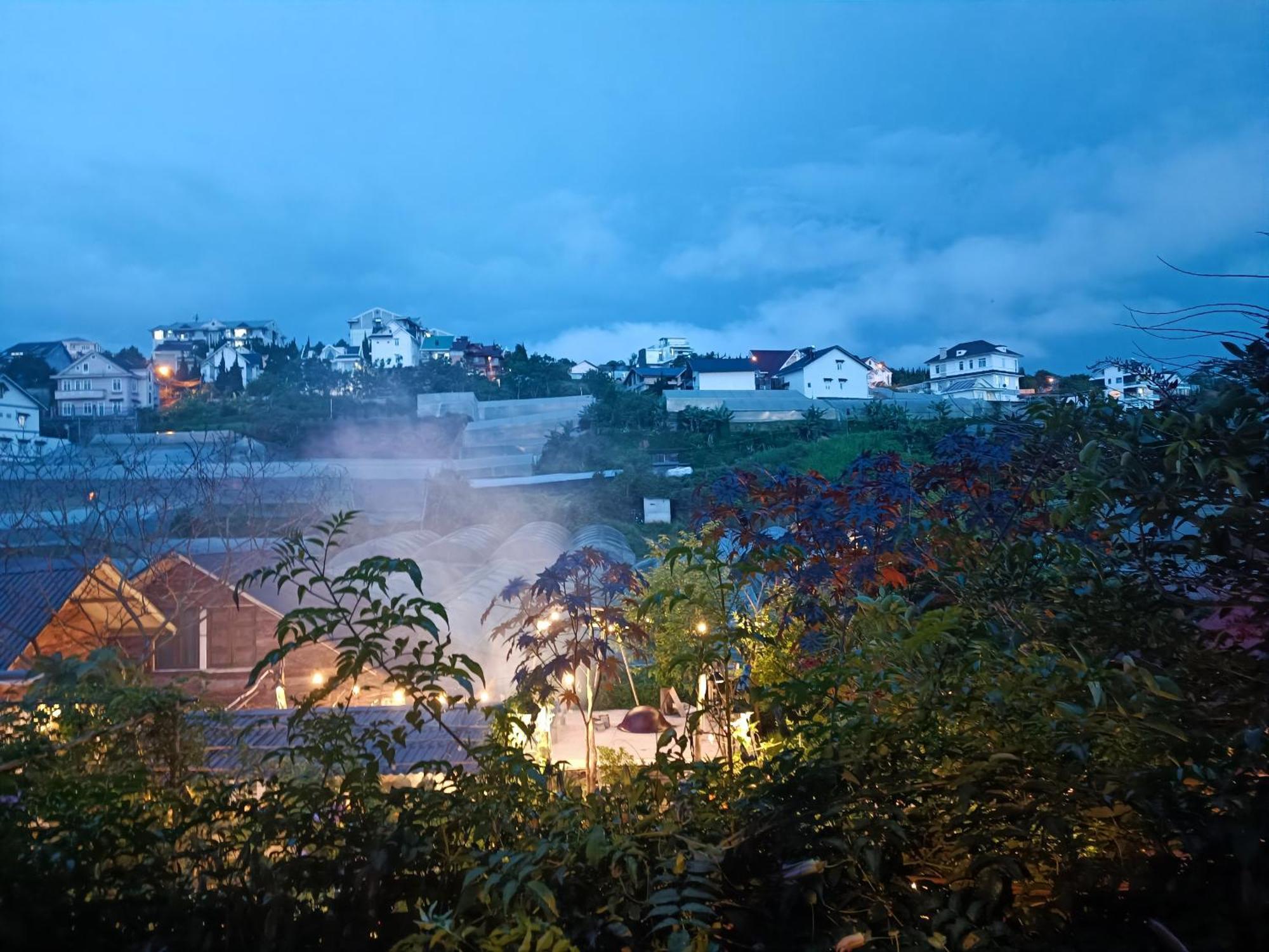 Апартаменты The Burrow Dalat Экстерьер фото