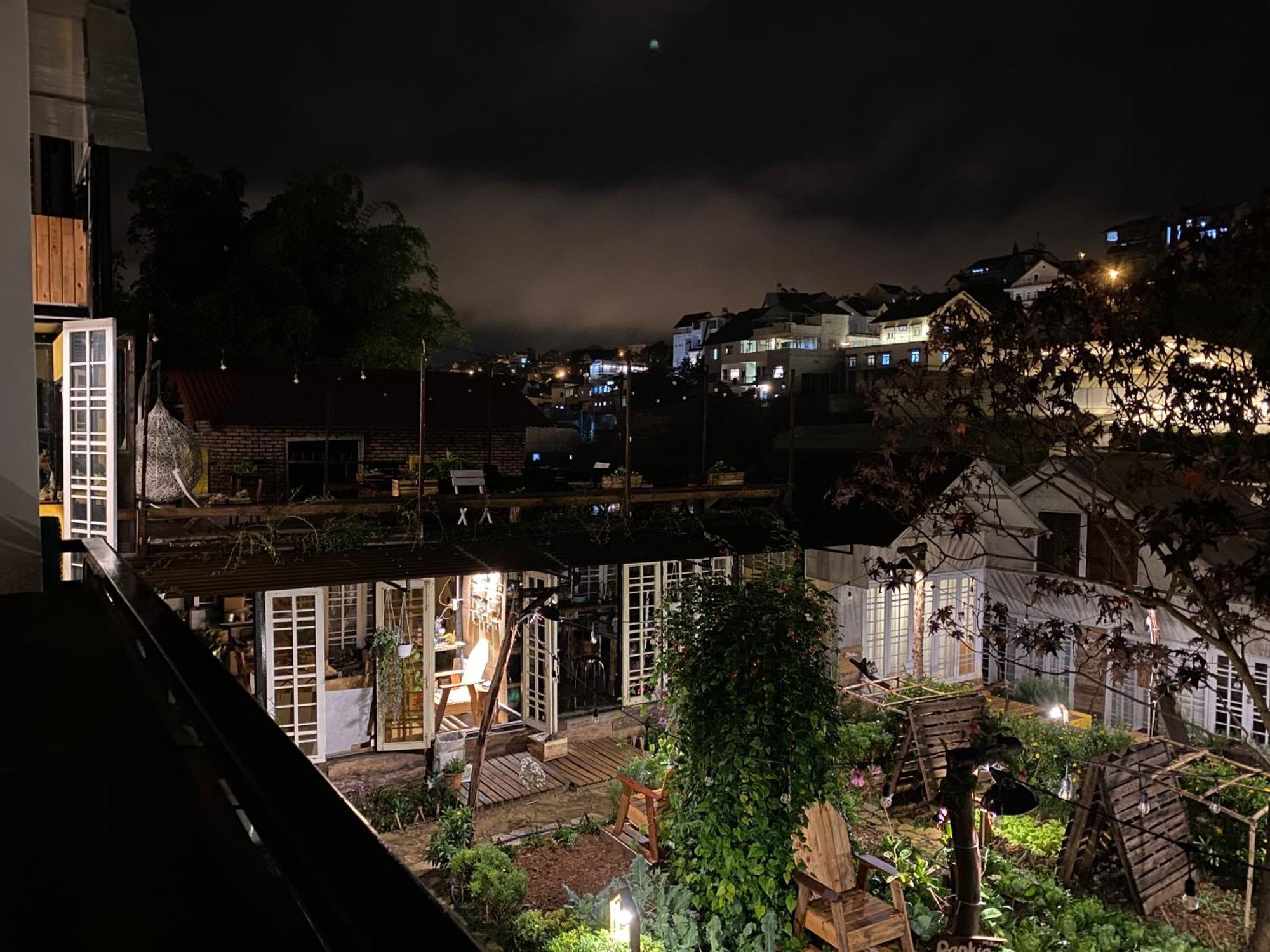 Апартаменты The Burrow Dalat Экстерьер фото